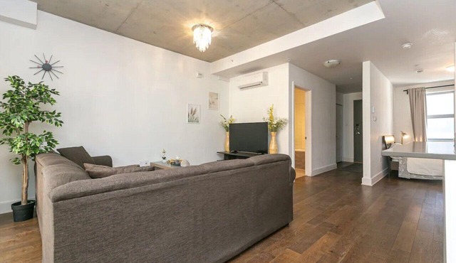 Place-Des-Arts 1-Bedroom Condo