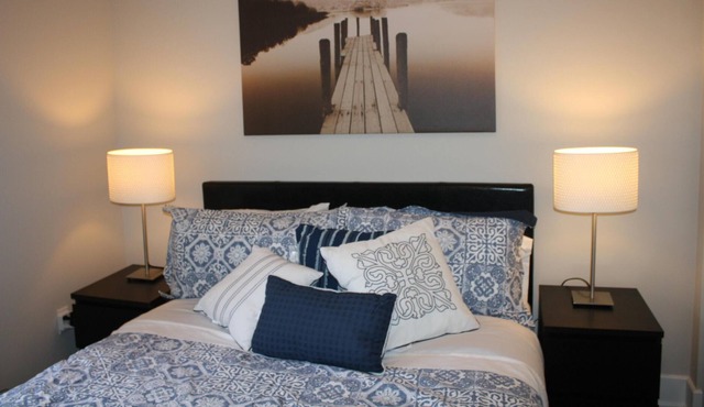 PLATEAU / CENTRAL, GORGEOUS 8 BEDROOM, SLEEPS 20