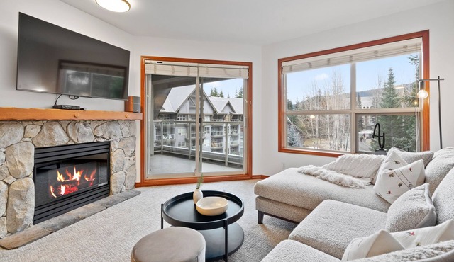 ❄︎Powder Peak❄︎ 2-Bedroom 2-Bath - 3 Hot Tubs & Pool | The Aspens