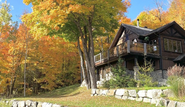 Premier Host ⭐️ fall staycation private hot tub overlooking the golf course 🍁🍂🏡🌈