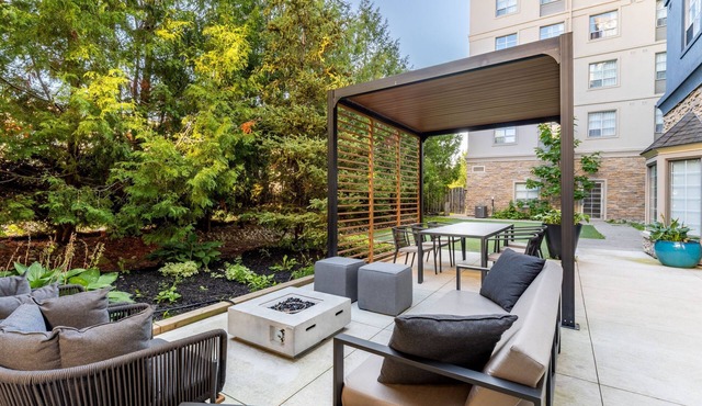 Premium 2BR Suite w/Kitchen | Breakfast + Pool