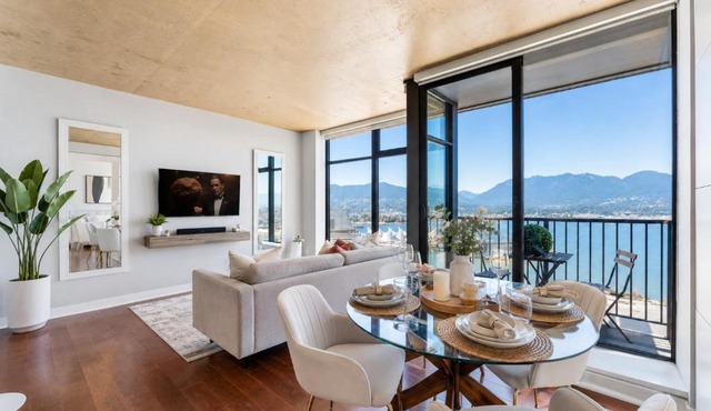 Premium 2BR Walk to Canada Place and Seawall