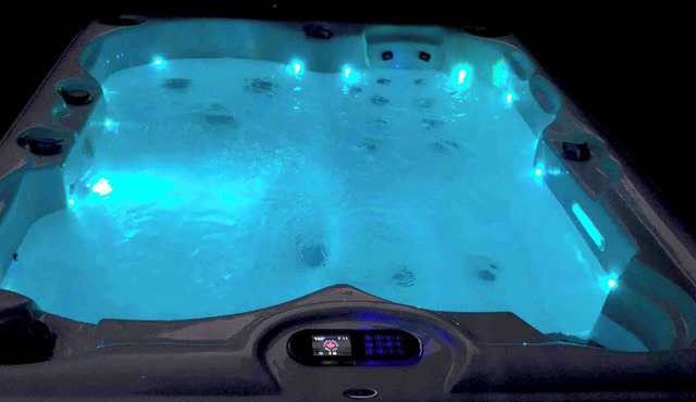 Private 1 bed suite with hot tub and parking