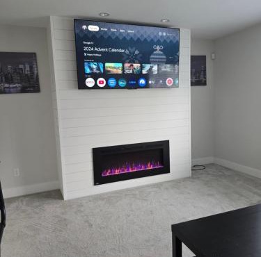 Private 1 bedroom in Brookswood