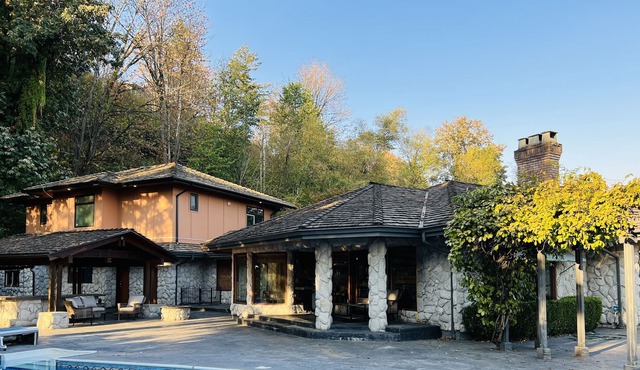 Private 6 bedroom home with pool & hot tub