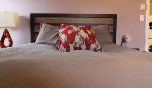 Private & clean 2 bedroom w/laundryn