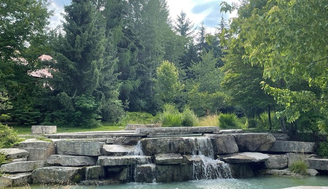 Private Hot Tub & AC | Pool | Free Parking | Steps to Village, Lifts & Bike Park