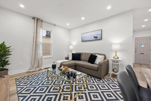 Private House with parking & steps to subway