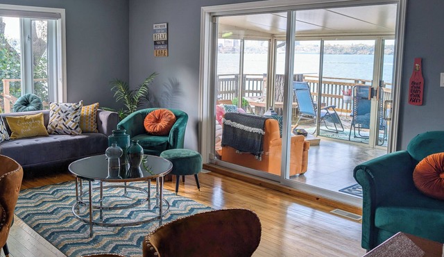 Private Retreat Home in Picton Bay - Lake Ontario