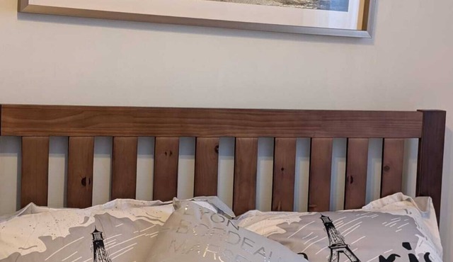 Private Room - 5 min away - University - High-Speed WiFi