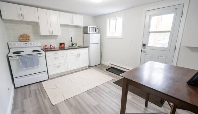 Private Suite With Full Kitchen