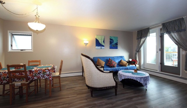 Private Two-Bedroom Apartment with 4 beds in the heart of Downtown