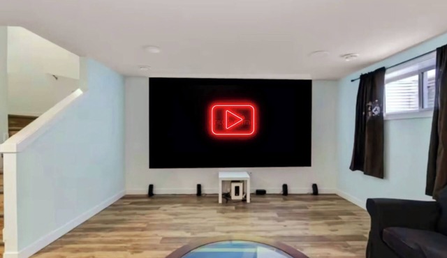 Projector Theatre, Walk to Grocery/Restaurants, Garage, 4 Beds