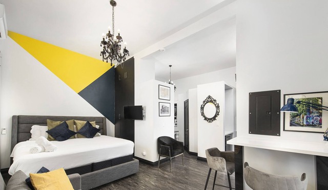 Queen Street Lofts- 4 Bedroom Monumental Loft