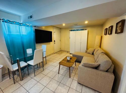 Queens NYC Private One Bedroom Bathroom Kitchen