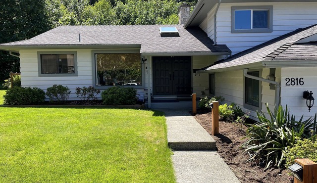 Quiet, Cozy 3 bedroom, 2 bathroom home.