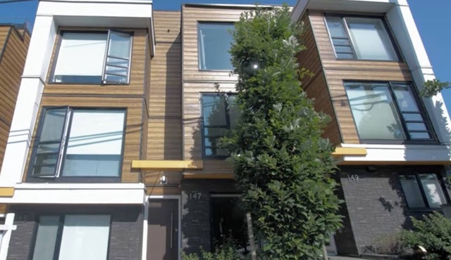 Quiet Summer Rental - Modern Townhouse with Views in Lower Lonsdale