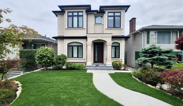 Quite & Clean Modern Private 3 Bedroom 2 Bath Suite