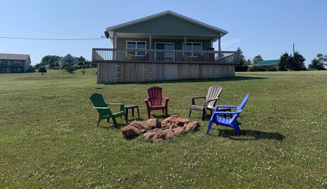 Rayner's Riverview Cottage - Sharing a piece of our island with you!