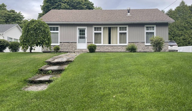 Red Bay Bruce Peninsula - the perfect Lake Huron getaway & all season retreat!