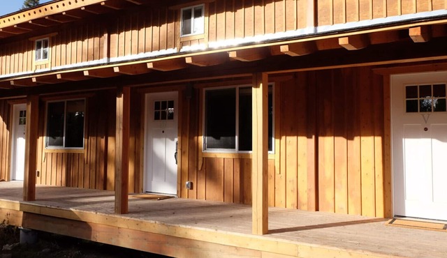 Red Cariboo Resort - Garden View Apartment