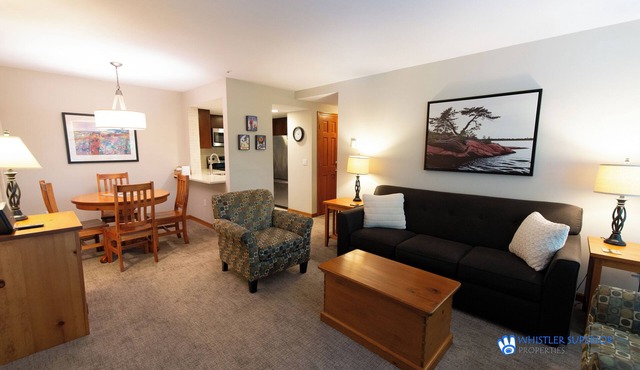 Renovated Ground Floor Condo. Spacious Floor Plan, Pool & Hot Tub Onsite