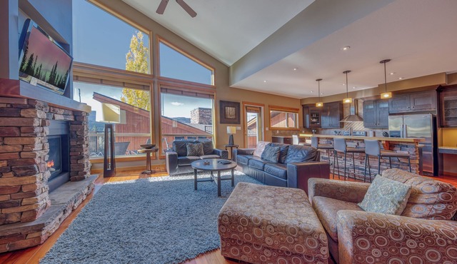 Residences 3 bedroom Bugaboo plus condo: Unit 19
