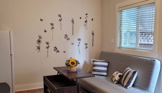Richmond Apartment -1/2 Mile to steveston Harbour