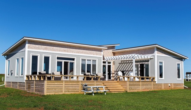 Riley Crest - Oceanview, walk to beach, modern, air conditioned - loft