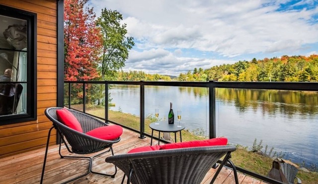 River'N Beach - chalet moderne sur rivière + spa!