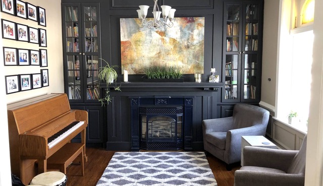 Rustic Modern: 4-Acre Mono Heritage Estate Getaway!