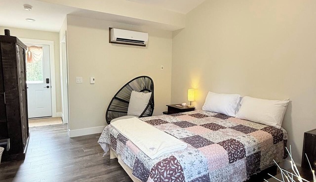Sakura Valley Studio Suite #3 Private Entrance in beautiful Annapolis Valley