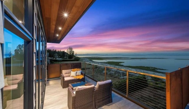 Saratoga Beach House
