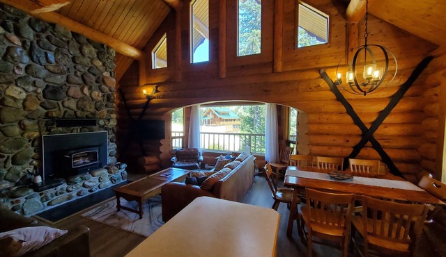 Sasquatch Mountain - Entire Log Cabin - Private
