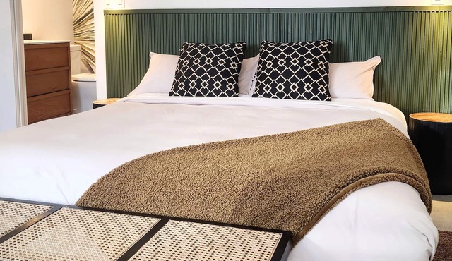 Scandinavian Escape - in the lush forest with stunning mountain views!