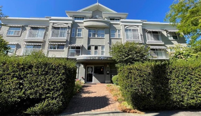 SENIOR 55+ RARE FIND - Affordable Deluxe Condo inc services near all amenities