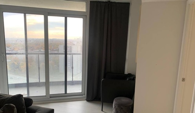 Serene Condo 10 minutes from Downtown Toronto