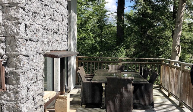 "SERENITY IN MUSKOKA" Beautiful Waterfront Cottage