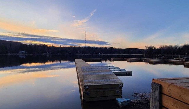 Serenity on 12 mile Lake in beautiful cottage country.