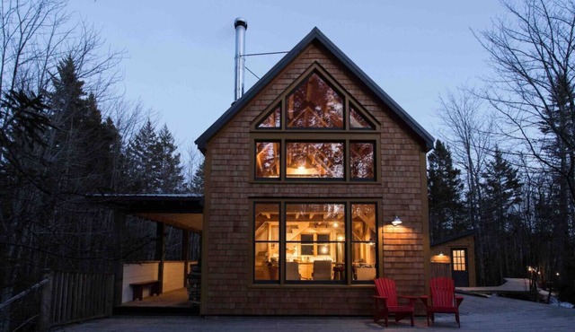 Shackup Cabin— Wood Fired Hot Tub & Near the beach