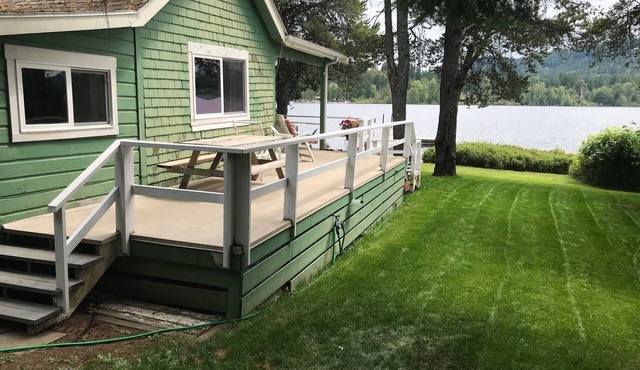 Shawnigan Lake Waterfront Cottage