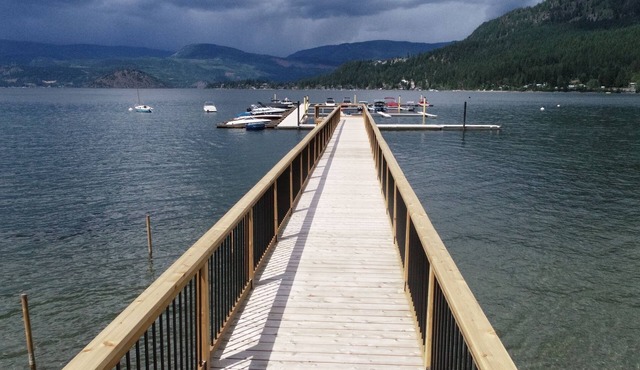 Shuswap 3 Bedroom Cottage with lake access