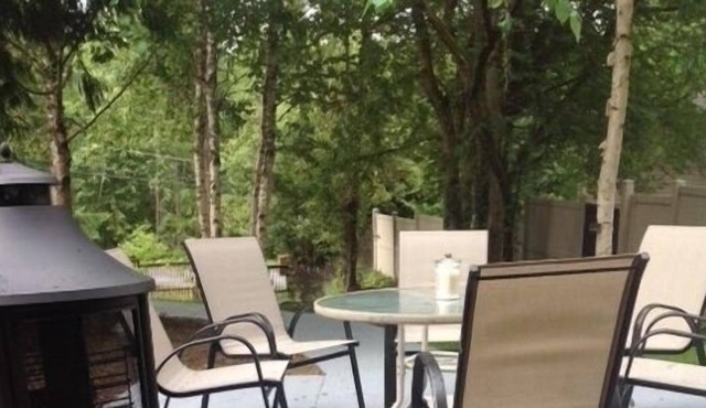 Shuswap Escape - Two Bedroom Close to the Lake