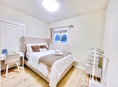 Si & Daniel Home Near YVR Airport & Skytrain Separate Entry Free Parking