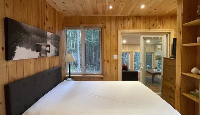 Ski and Lakeside Chalet with hot tub