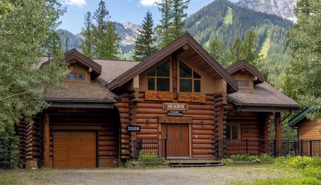 Ski In/Out to your Hot Tub. Pool Table