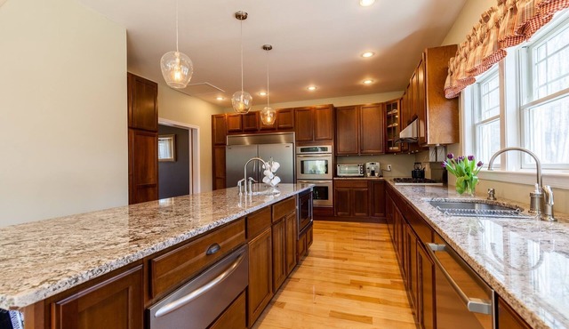 * Ski Slopes - Large groups - Chefs Kitchen *