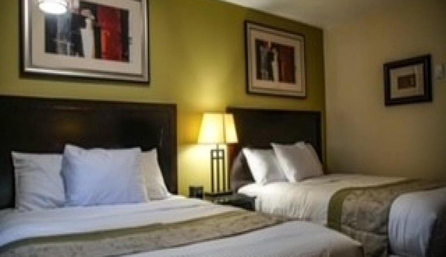 Skyland Motel Inn & Suites