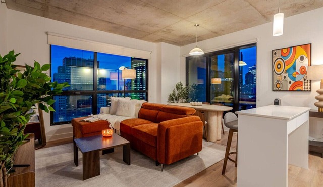 Skyline Luxury Retreat | Free Parking