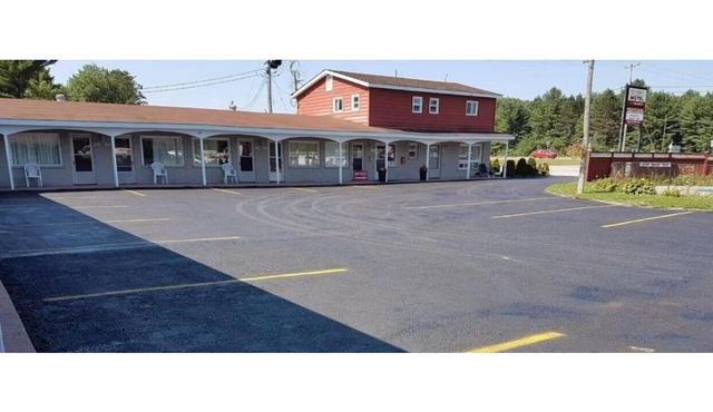 Skyways Motel Muskoka Gravenhurst ON 11